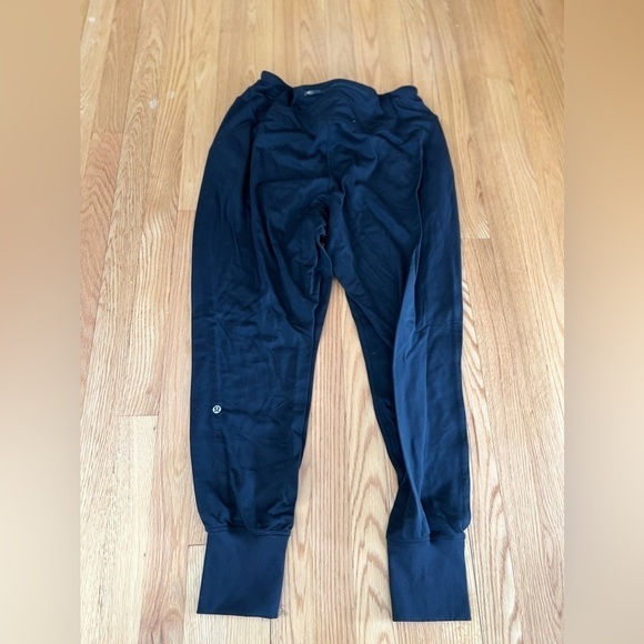 Lululemon size 12 joggers black - Picture 4 of 5
